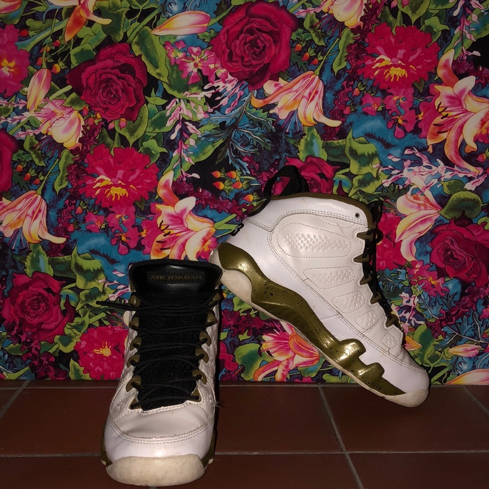 JORDAN 9 RETRO ‘STATUE’
